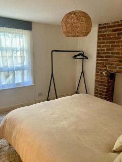 Rose Retreat Stylish 2-Bed Garden Haven in the Heart of Brighton - Brighton & Hove - 3