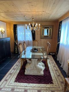 Enchanting 4BR Chalet Nestled in the Heart of a Pristine Apine Landscape - Chateau-d'Oex - 5