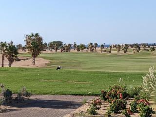 Stylish Seaview 2BR Soma bay Villa with Free Pool & Beach - 2