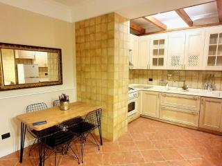 Aparttastic - Apartment by Ujza - Tirana - 6