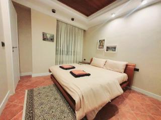 Aparttastic - Apartment by Ujza - Tirana - 3