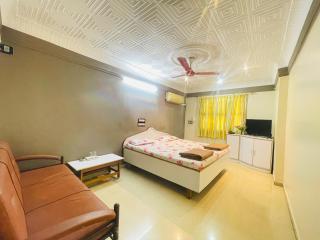 Hotel Rajdhani - Best Family Hotel in Pavagadh and in Halol GIDC - Hālol - 0