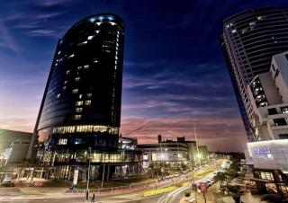 Beachfront Suite Ocean-View Balcony 300Mb Fibre - 7