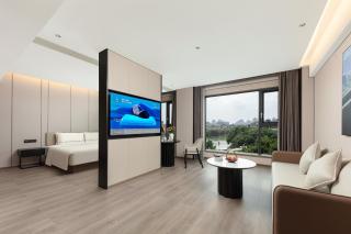 Atour Hotel Guilin Elephant Trunk Hill Sun and Moon Twin Pagodas - Guilin - 7