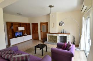 Central, renovated, fully equipped, spacious 3BD - 5