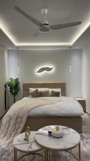 Luxe Studio Apt, Balcony, Self-Checkin, Gulberg - Lahore - 0