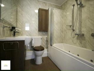 Long Term - Contractor Stays - Central - Sleeps 8 - wParking - 9