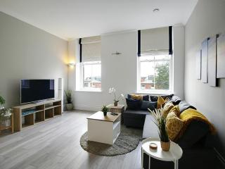 Long Term - Contractor Stays - Central - Sleeps 8 - wParking - 4