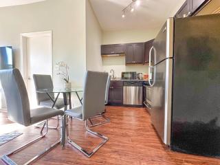 Spacious 2Br Family Oasis Irving Park 1W sleeps 6 - Chicago - 4
