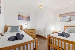 Modern Luxury Steps from Newgale Beach Bliss for up to 10 People - Newgale - 8