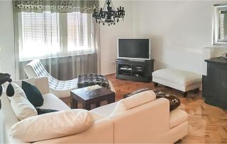 Beautiful Home In Dugo Selo With Wifi - Dugo Selo - 3