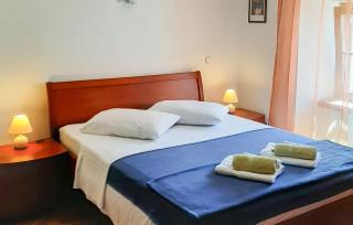 Awesome Apartment In Cres With Wifi - Cres - 3