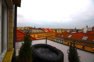Waterfront River Side Roof Top Apartment - Terrace with city view - Prag - 0