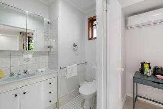 Budget 1Bed Studio Near Top Malls and Transit - 1