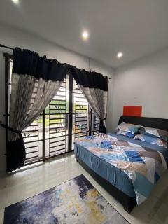 Pa&Ma HomeStay Kulim 4R3B fully aircond - 2