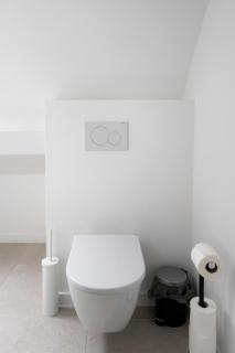 Inviting 5-Person Duplex in Vibrant Antwerp - 3