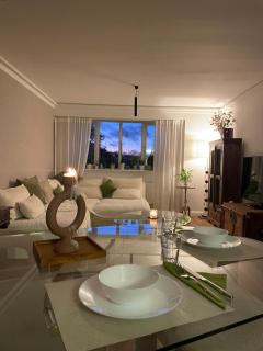 Luxury Apartment with Antiques - Caldecote - 8