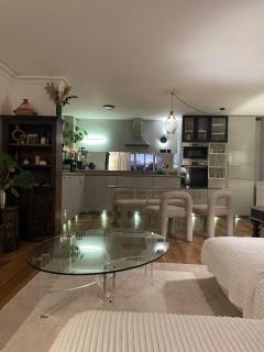 Luxury Apartment with Antiques - Caldecote - 7