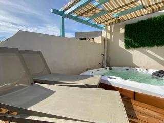 Amazing 4-bedroom Sliema Town House with Jacuzzi - Sliema - 8