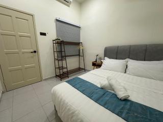 NEW ! KTV , ARCADE , TV BOX ,Town Area 15 PAX - Malakka - 3