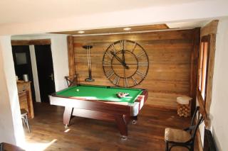 Prestigious Chalet for 18 Guests, Pool & Jacuzzi, close to slopes and resort center - 7