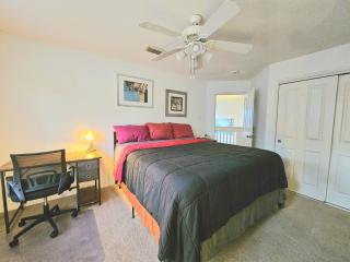 Scenic Homestay in The Woodlands - 4