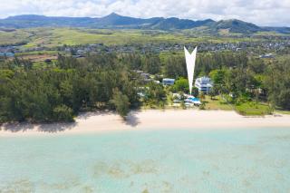 Chalet Kestrel with pool on the beach - 6