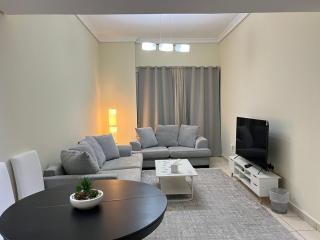 Lake View 1 br apartment JLT, Cluster D - 3