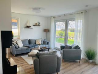 Reetdach-Ferienhaus "ANNI" mit direktem Meerblick, Sauna und Kamin - Pepelow - 1
