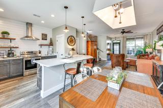 1 Mi to Old Town Cheerful Bluffton Townhome! - Bluffton - 0