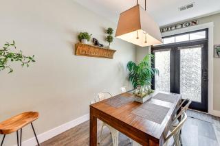 1 Mi to Old Town Cheerful Bluffton Townhome! - Bluffton - 4