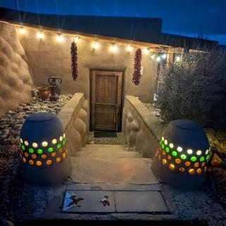 Earthship in Taos - A Sustainable Desert Sanctuary - - 9