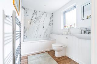 Swift Host - Spacious 1 Bedroom Apartment - Close to City Centre - Modern - 8