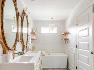 Venetian Beds, Outdoor Barrel Sauna, Hot tub, Cold Plunge - Charlotte - 6