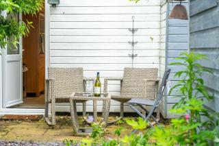 Swift Host 4 Bedrooms in Golden Triangle with Parking - Norwich - 8