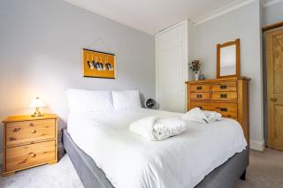 Swift Host 4 Bedrooms in Golden Triangle with Parking - Norwich - 4