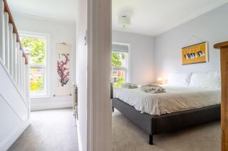 Swift Host 4 Bedrooms in Golden Triangle with Parking - Norwich - 2