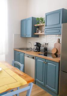 Iron-Bridge House, elegant apartment bay front - 7