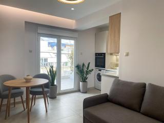 Modern Athens Apartment with Large Private Balcony - Atene - 0