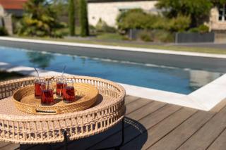 Manoir de la Nogrie - Chambre de charme avec accès privatif - Piscine chauffée sur domaine 5 étoiles - Val-dʼIzé - 2