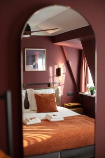 Gillis Eight Guest Rooms by Romy&Travis - 9