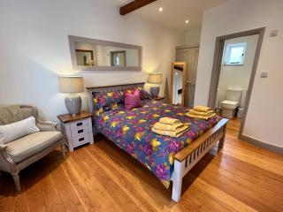 The Manor Coach House - 7