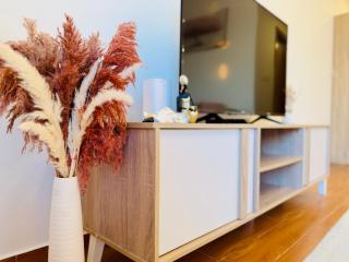 Aesthetically Designed Lavish Apt, Near Marina - 8