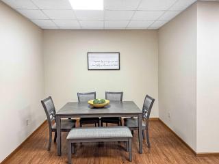 Vibrant 3BR in Heart of Downtown La Crosse - 1