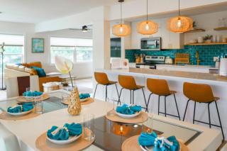 Lakeside Retreat-4plex Sleeps 20 - Largo - 8