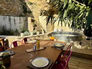 Charming Provencal Retreat with a Lush Private Courtyard - Rochegude-Drome - 8