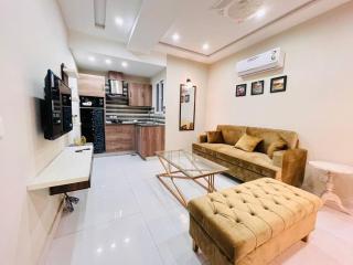 Facing Eifel Tower Apartments - 4