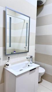Centrally Located 1 Sea Eats and Bus Right in Front - San Pawl il-Baħar - 4