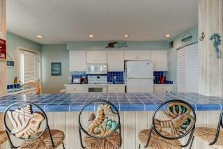 6 Bedroom Huge Decks Pets Oceanfront - 3