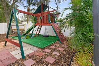 #1 Rated Mansion Heated Pool Spa Theater Peloton Gym Game Room - Tampa - 6